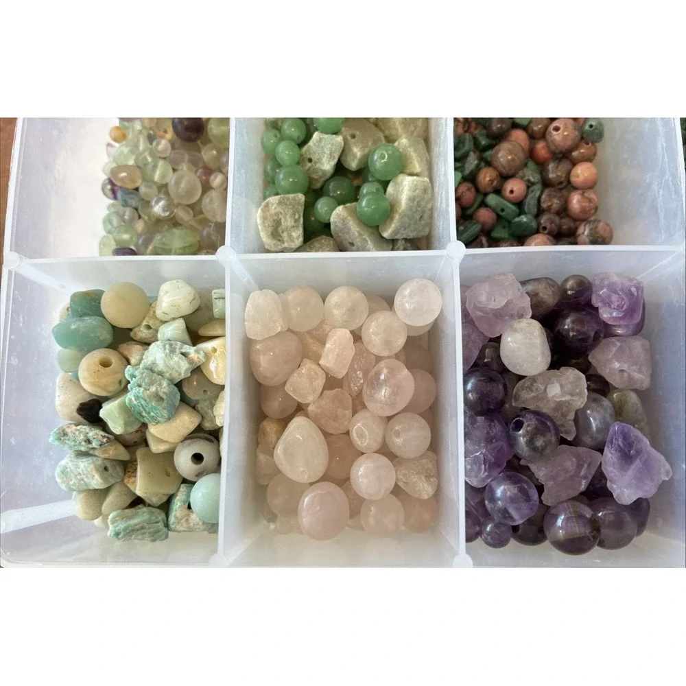 JEWELRY MAKING GEMSTONES 💎 CRYSTALS ROCK KIT W/CASE (16)